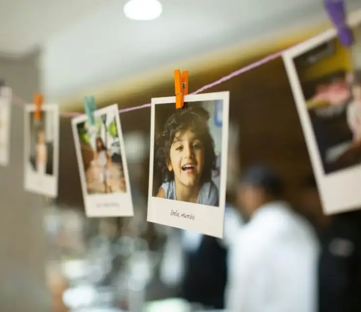 I will be your professional product model and photographer